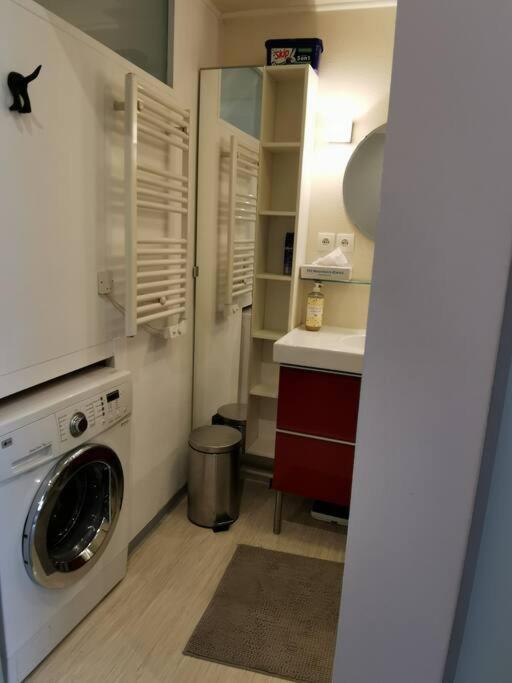 4 Personnes Equipe En Centre-ville Apartment